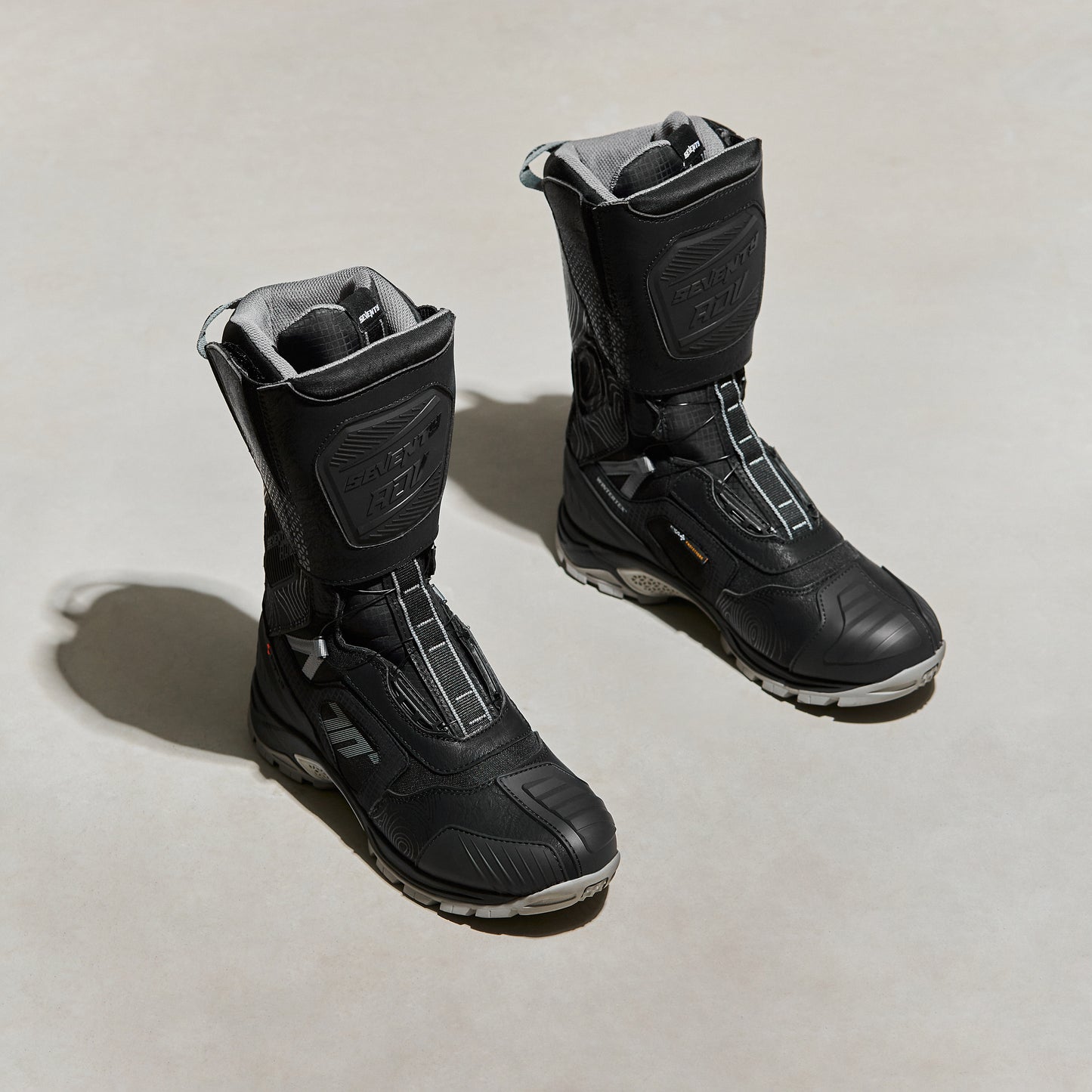 BOTA SD-BA6 STELVIO ALTA NEGRA/GRIS | SKU: SD3700601-#