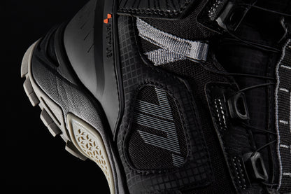 BOTA SD-BA7 STELVIO BAJA NEGRA/GRIS | SKU: SD37007014#